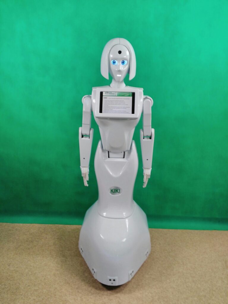 Робот-девушка КиКи
