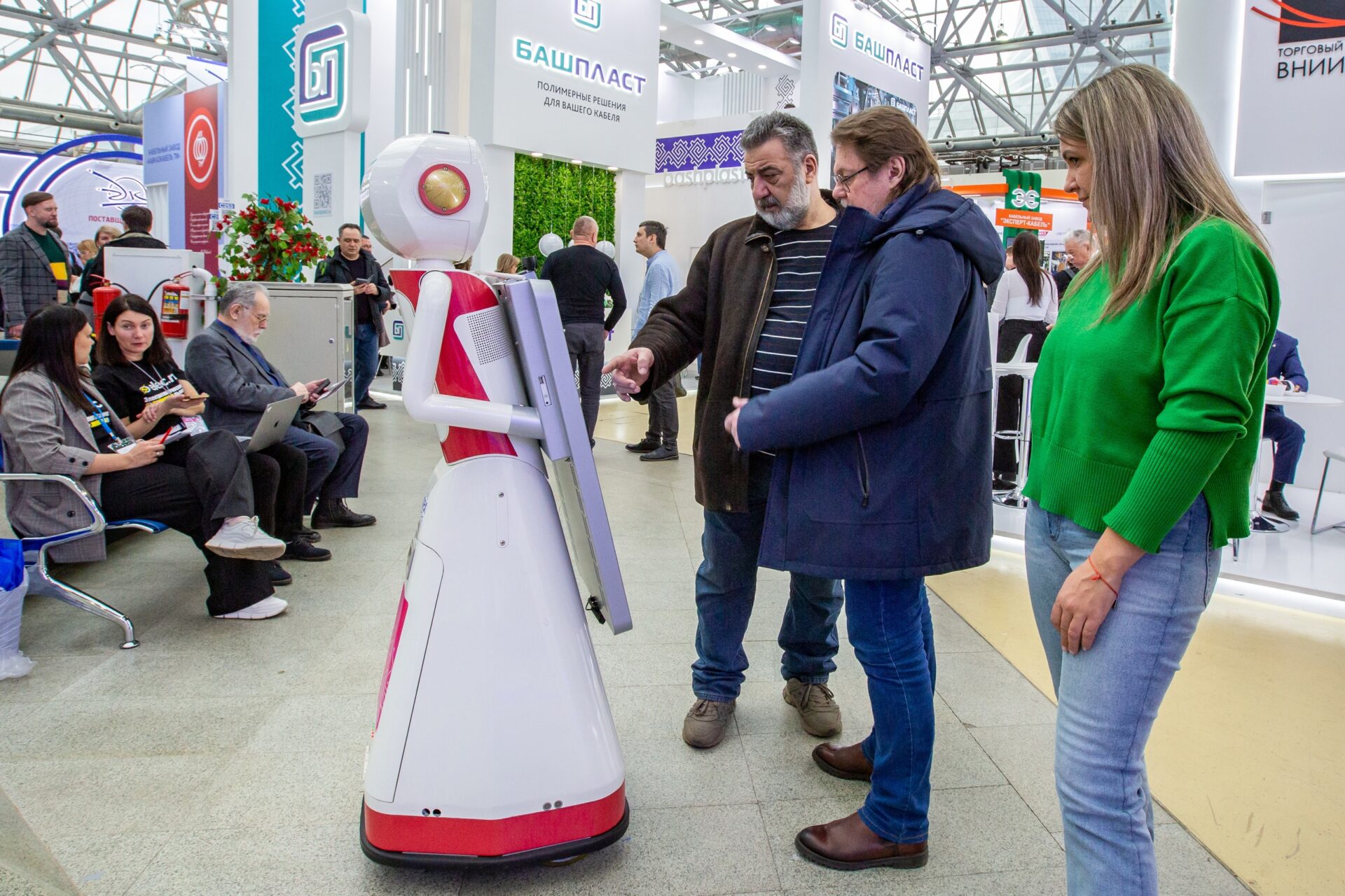 Рынок промоботов в Москве: как новые технологии меняют мир рекламы